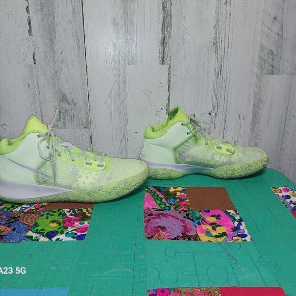 Nike Kyrie Flytrap 4 Barely Volt Men's 11.5 CT2972-700 - Picture 3 of 13